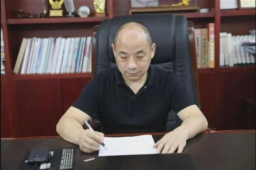 天南地北开化人丨陈先勇,人如其名,勇为人先,如今产业遍布全国